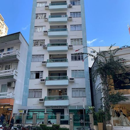 Apto Na Av Brasil Frente Ao Shopping,4Min Da Praia Balneário Camboriú 외부 사진